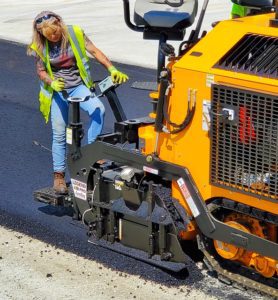 Which Paving Material Should You Use: Asphalt or Concrete