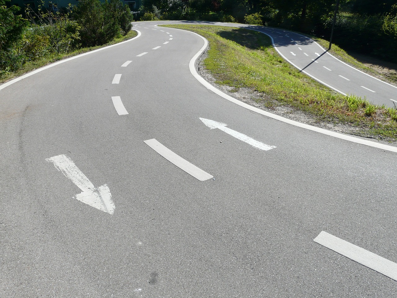 The Crucial Role of Asphalt Striping in Traffic Management by Commonwealth Paving