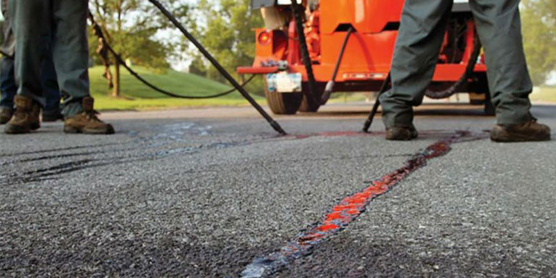 For Seamless Asphalt Crack Repair Commonwealth Paving is the only Solution