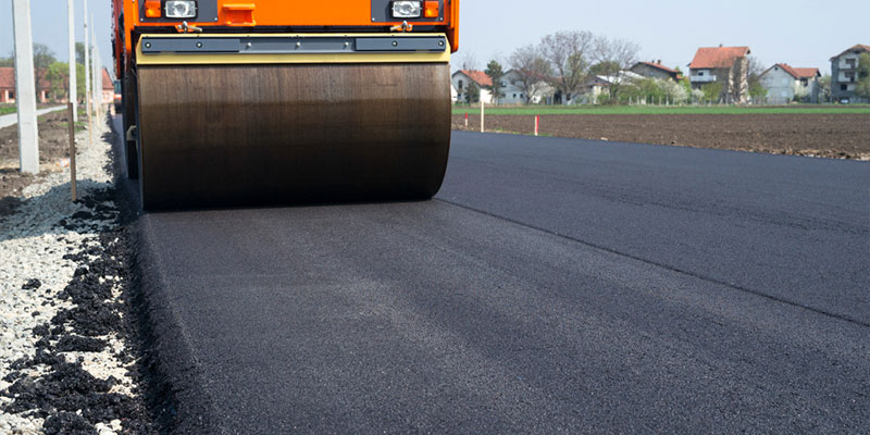 DIY vs Professional Asphalt Driveway Repair, What You Need to Know