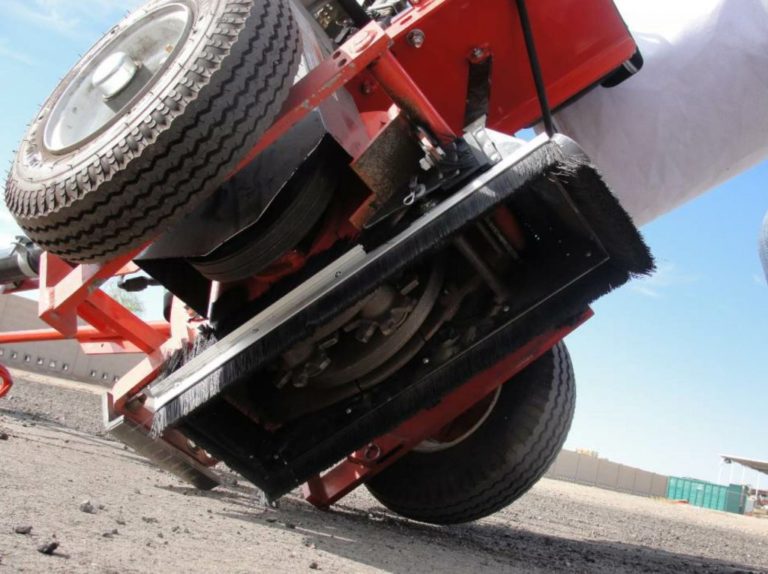 How to Choose the Right Materials for Asphalt Crack Repair