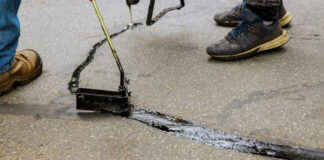 The 4-Step Process of Asphalt Crack Repair in Louisville, KY
