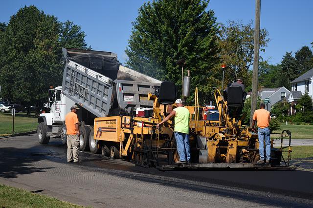 Is It Time to Re-Pave? Expert Insights from Louisville’s Leading Paving Companies