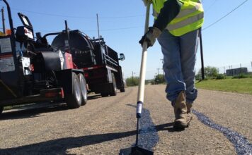 6 Benefits of Professional Asphalt Crack Repair in Louisville, KY