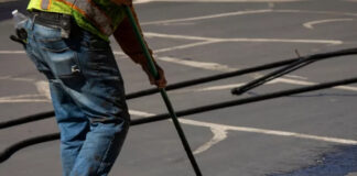 Is Asphalt Driveway Sealer Worth the Investment? 5 Key Factors for Louisville Homeowners