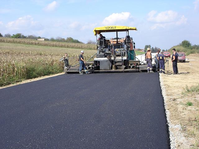 How Louisville Paving Companies Are Making Driveways More Durable and Attractive